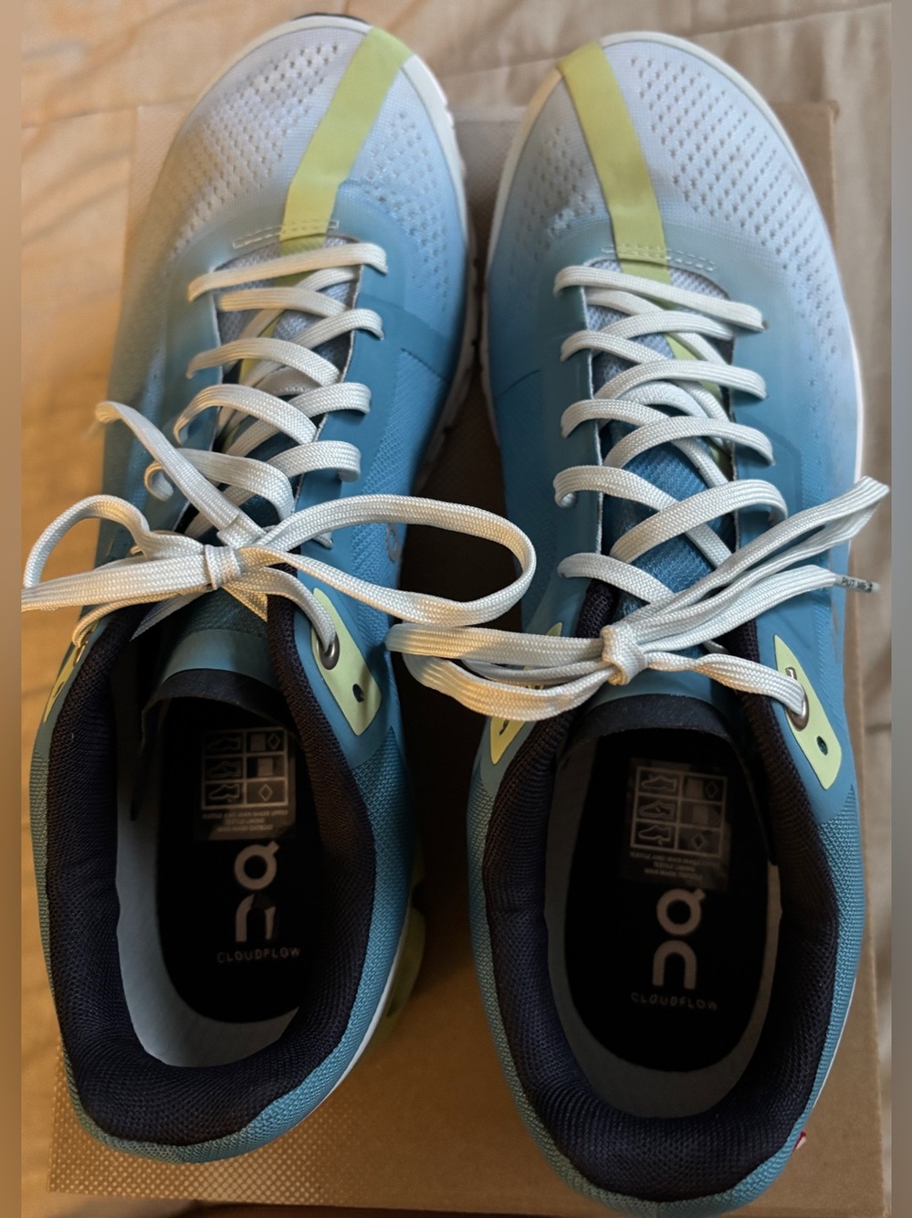 On Cloudflow 3.0 Niagara/Meadow Women’s Size 11W Comes With Box